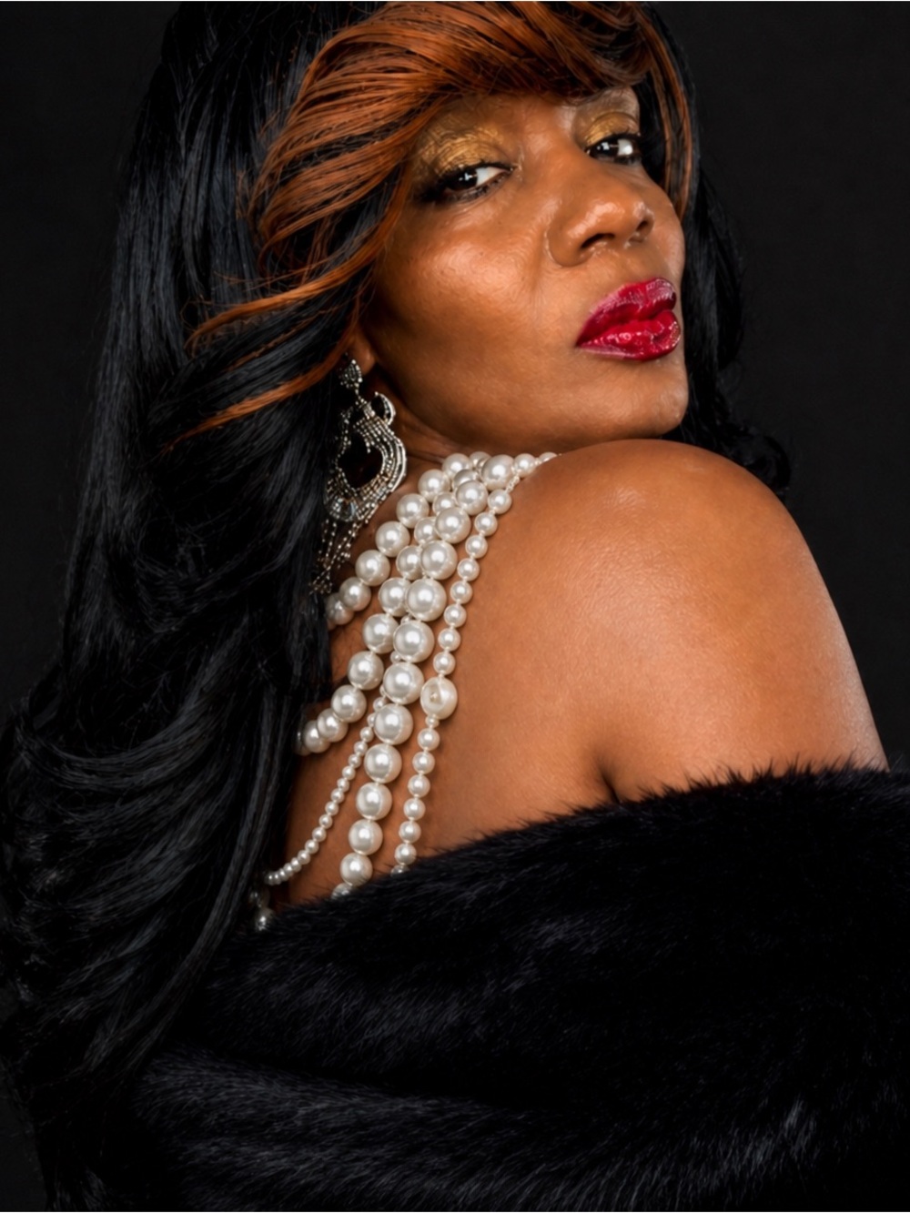 Multi-Strand Pearl Statement Necklace - Classic White Pearls - Picture 4 of 4